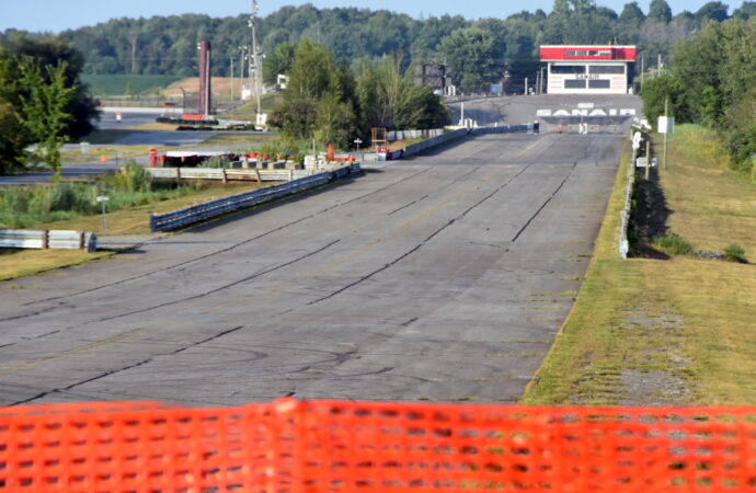 Accident mortel sur le circuit de Sanair : un passager perd la vie, le conducteur dans un état critique