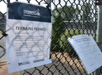 L’utilisation d’un produit d’entretien nocif à base d’amiante force la fermeture de terrains de tennis à Drummondville