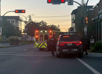 Happé par un véhicule, un piéton blessé sur le boulevard St-Joseph