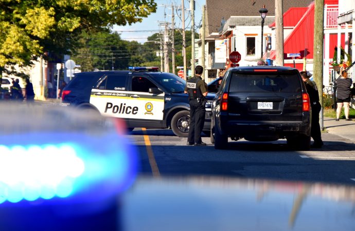 Un appel pour agression au moyen d’une arme provoque un déploiement policier au centre-ville