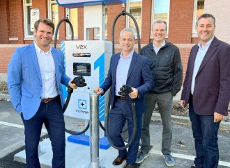 Victoriaville propulse le Centre-du-Québec à l’avant-garde de l’électrification avec une borne V2X unique au Canada