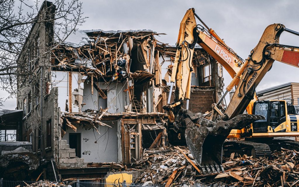 Le Manoir abandonné d’Acton Vale, disparaît du paysage. @ Crédit photo William Bombardier Vingt55 Tous droits réservés (1)