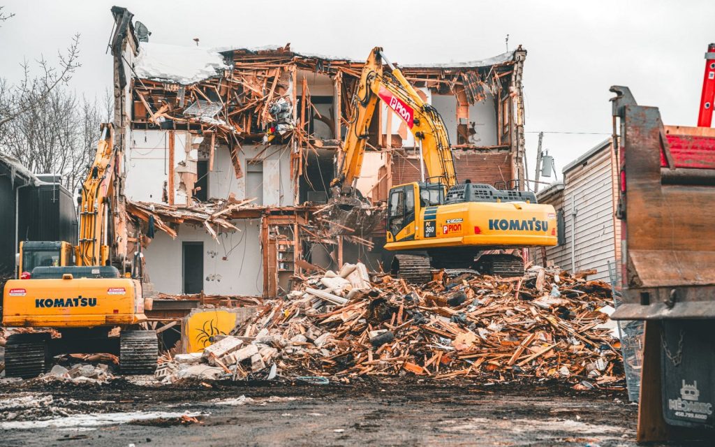 Le Manoir abandonné d’Acton Vale, disparaît du paysage. @ Crédit photo William Bombardier Vingt55 Tous droits réservés (3)
