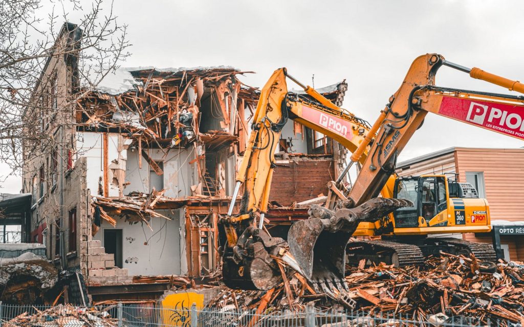 Le Manoir abandonné d’Acton Vale, disparaît du paysage. @ Crédit photo William Bombardier Vingt55 Tous droits réservés (5)