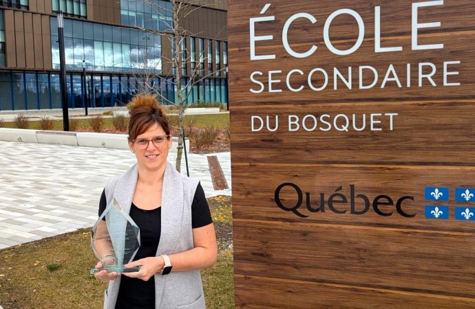 Une enseignante du CSS des Chênes, Mme Cynthia Jacques, honorée du prestigieux Prix Raymond-Gervais