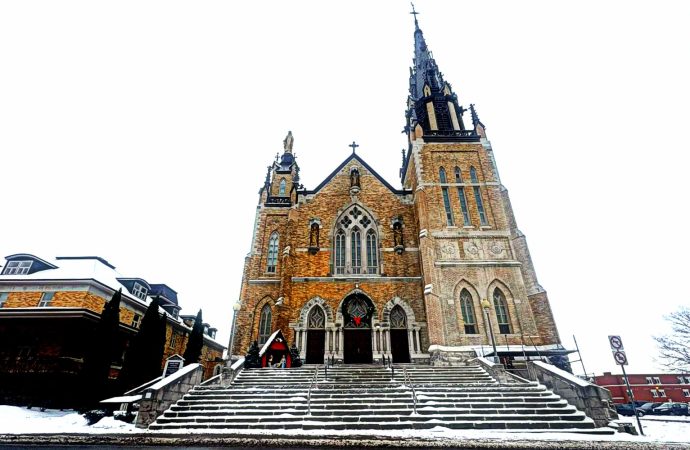 La basilique Saint-Frédéric retrouve tout son charme: le retrait de l’échafaudage marque une étape majeure de la restauration du clocher