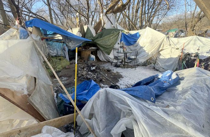Crise de l’itinérance : une motion unanime à Québec pendant que la réalité sur le terrain et l’urgence persistent à Drummondville