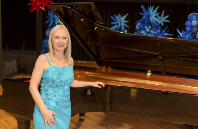 Anne-Marie Dubois à deux pianos avec le pianiste Serhiy Salov : « Tout pour l’Ukraine »