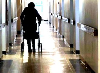 Décès au CHSLD : la coroner Gélinas appelle à renforcer l’évaluation et la prise en charge médicale
