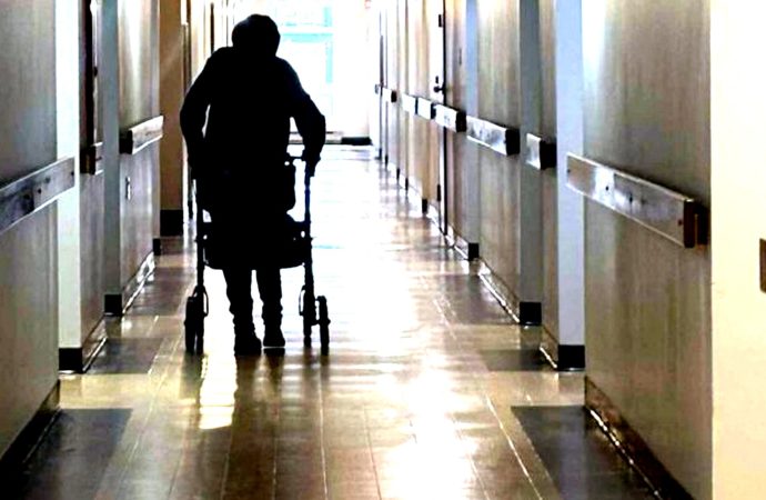 Décès au CHSLD : la coroner Gélinas appelle à renforcer l’évaluation et la prise en charge médicale