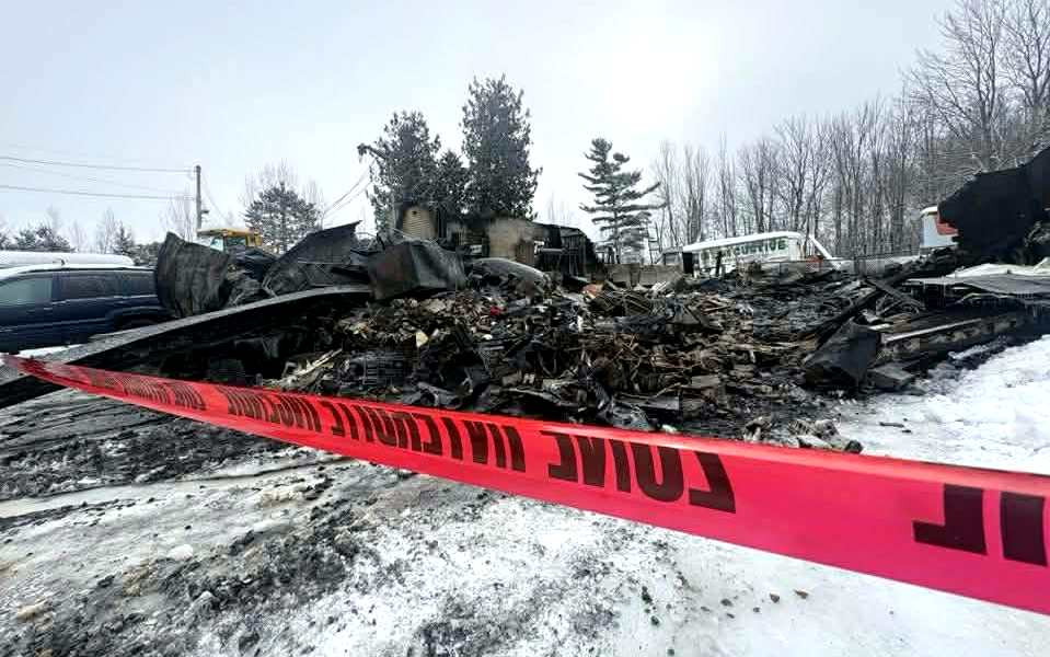 Incendie Garage @ Crédit photo Eric Beaupré Vingt55 tous droits réservés (4)