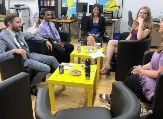 Sortir de l’ombre : le Hub mobile d’INCA vient soutenir les personnes vivant avec une limitation visuelle à Drummondville