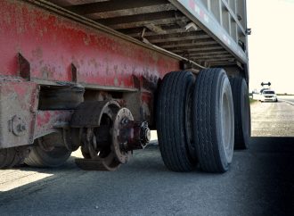 Camionneurs dans la mire des policiers : 1 647 constats d’infraction remis en matière de sécurité routière et de respect des zones de transport