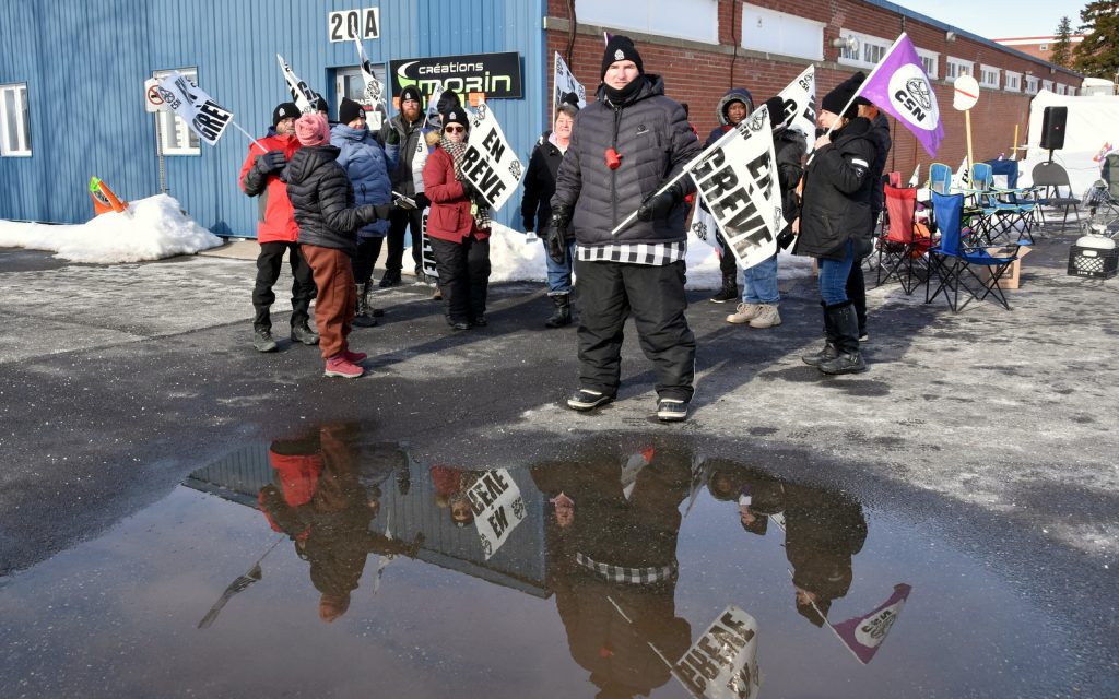 Créations Morin mandat de grève t Lock out @ Crédit photo Eric Baupré Vingt55 Tous droits réservés (1)