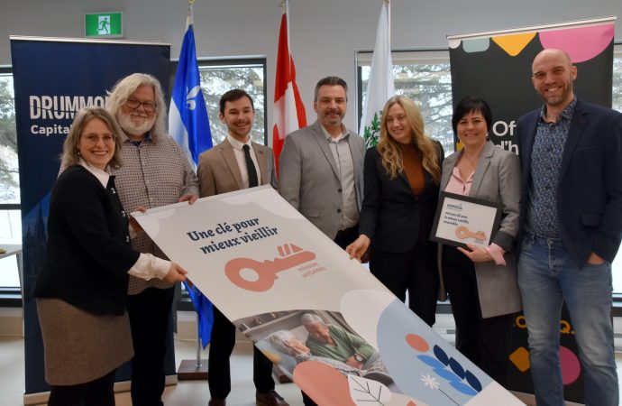 Inauguration de 100 logements abordables pour aînés : « Ce n’est pas juste un changement d’adresse, ça change ma qualité de vie »