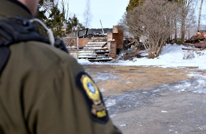 Incendie : une résidence familiale détruite par un incendie suspect, la SQ enquête