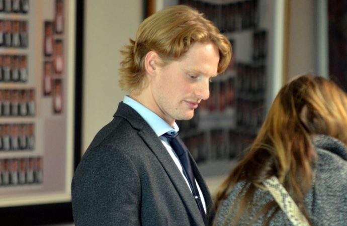 Reconnu coupable d’agression sexuelle, Noah Corson voit la Cour d’appel annuler le verdict et ordonner un nouveau procès.