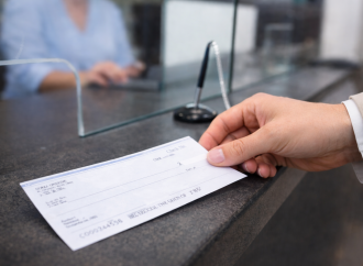 Ottawa encadre les frais bancaires : Les frais d’insuffisance de fonds limités à 10 $