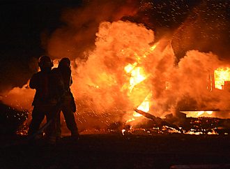 Deux bâtiments détruits dans un incendie majeur à Wickham : un quatrième incendie en quelques heures à Drummondville