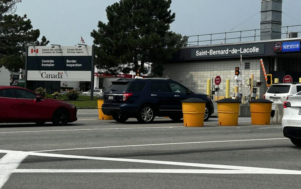 Douane Photo Eric Beaupré Vingt55 tous droits réservés (4)