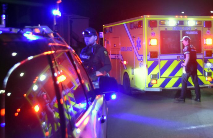 Important périmètre et intervention policière : un homme transporté au centre hospitalier après une possible agression