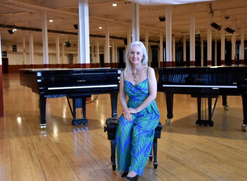 La pianiste drummondvilloise Anne-Marie Dubois unit musique et solidarité au profit des personnes dans le besoin