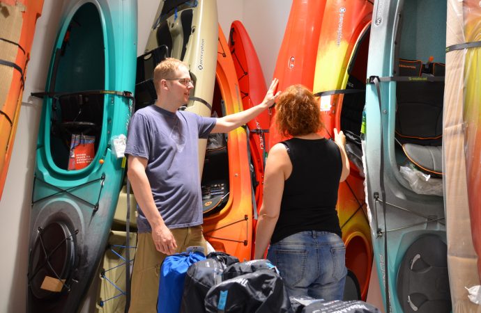 Du débutant au passionné : comment bien choisir son kayak pour explorer la rivière Saint-François et les plans d’eau cet été