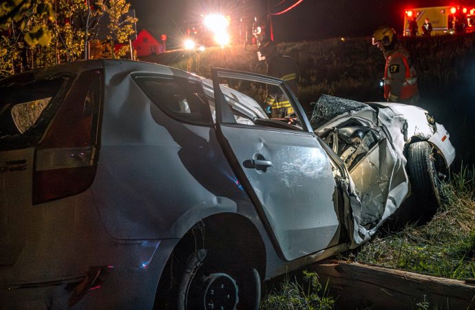 Violente embardée et sortie de route sur la route 139 : un conducteur arrêté pour capacités affaiblies