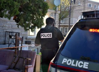 Incendie rue Saint-Jean : la Sûreté du Québec enquête à la suite de la découverte d’éléments suspects