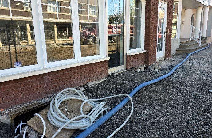 Chantier de la rue Saint-Jean : des commerçants craignent pour la survie de leur entreprise et réclament des mesures immédiates de la Ville