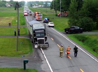 Violente collision entre un poids lourd et un véhicule : une distraction serait à l’origine de l’accident qui a fait un blessé