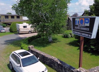 Accident de travail mortel à Saint-Léonard-d’Aston : la communauté sous le choc après le décès d’un mécanicien de 67 ans
