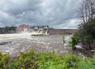 Nouveau report des haussières d&rsquo;Hydro-Québec : les plaisanciers et les riverains pris en otage à Drummondville, estiment les riverains et commerçants.