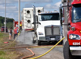 Début d’incendie sur un camion : une conductrice efficace a eu chaud sur l’autoroute 20