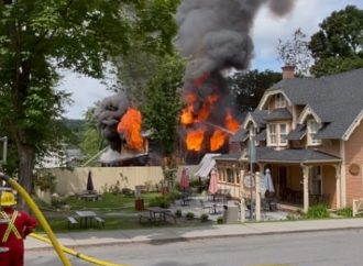 Incendie majeur : un incendie suspect force une importante intervention des pompiers à Richmond