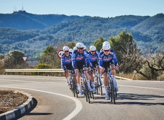 Cyclisme : Le coureur de Sainte-Perpétue Hugo Houle de retour dans le peloton du World Tour après deux mois d’absence