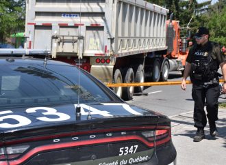 Collision avec un poids lourd : le cycliste transféré à Trois-Rivières, toujours dans un état critique