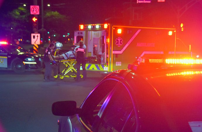 Collision entre une voiture et une trottinette électrique : un adolescent de 13 ans blessé à Drummondville