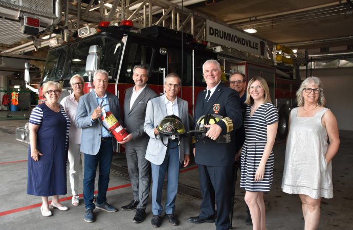 Drummondville inaugure une caserne modernisée et confirme la construction de deux nouvelles casernes