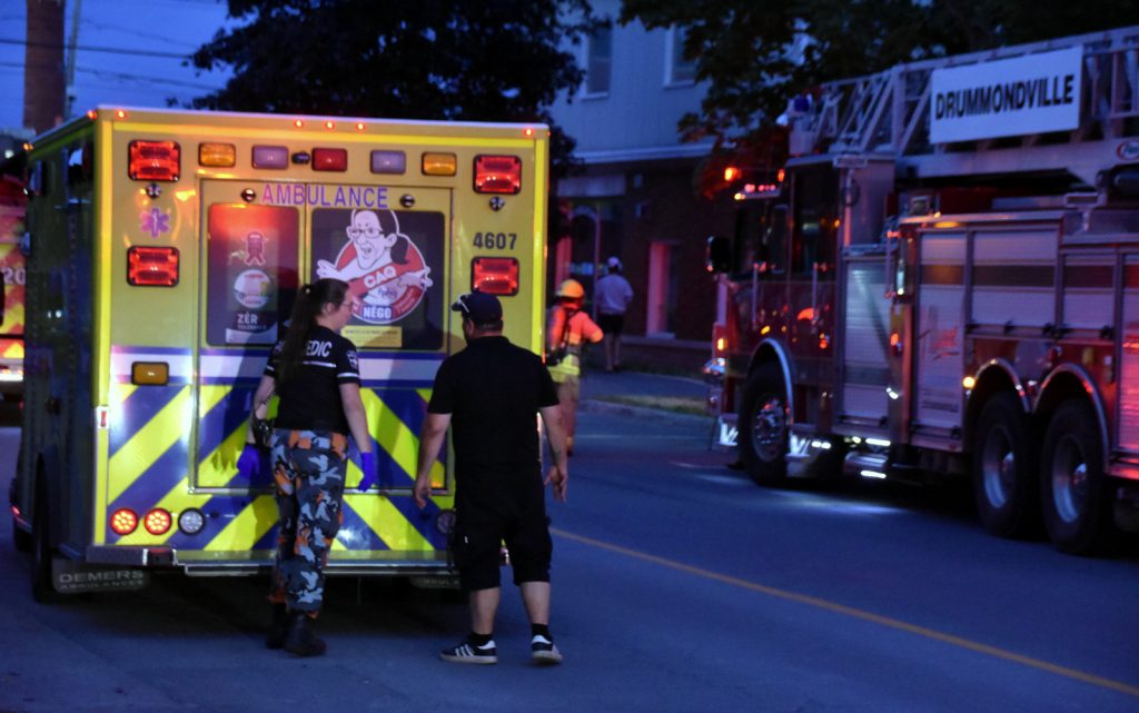 Incendie dans un immeuble locatif et commercial du centre-ville @ Crédit photo Eric Beaupré Vingt55 Tous droits réservés (13)