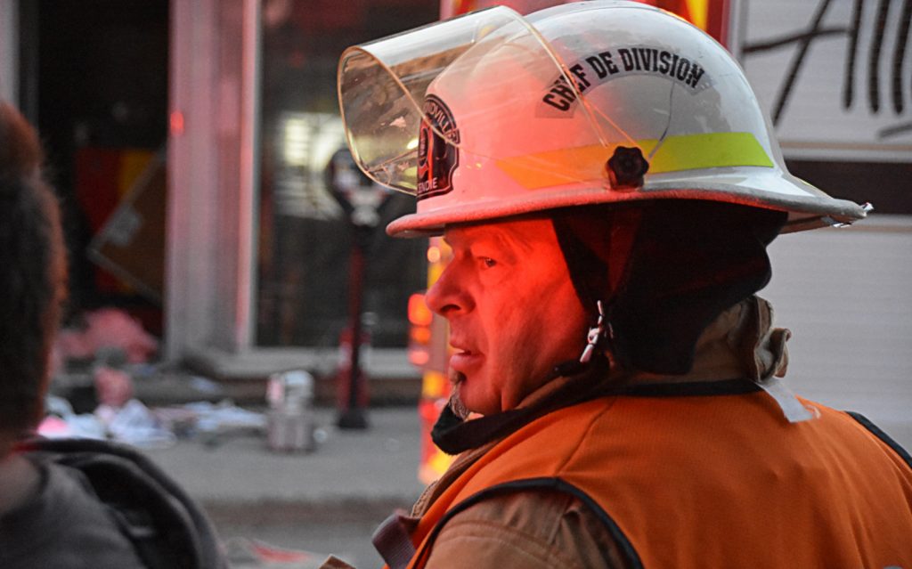 Incendie dans un immeuble locatif et commercial du centre-ville @ Crédit photo Eric Beaupré Vingt55 Tous droits réservés (15)