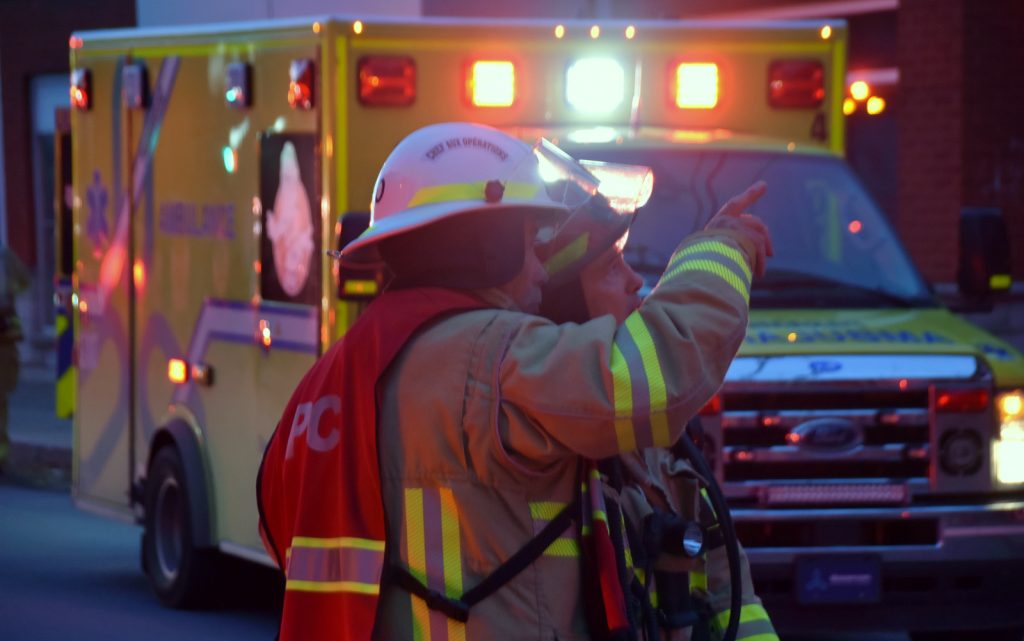 Incendie dans un immeuble locatif et commercial du centre-ville @ Crédit photo Eric Beaupré Vingt55 Tous droits réservés (5)