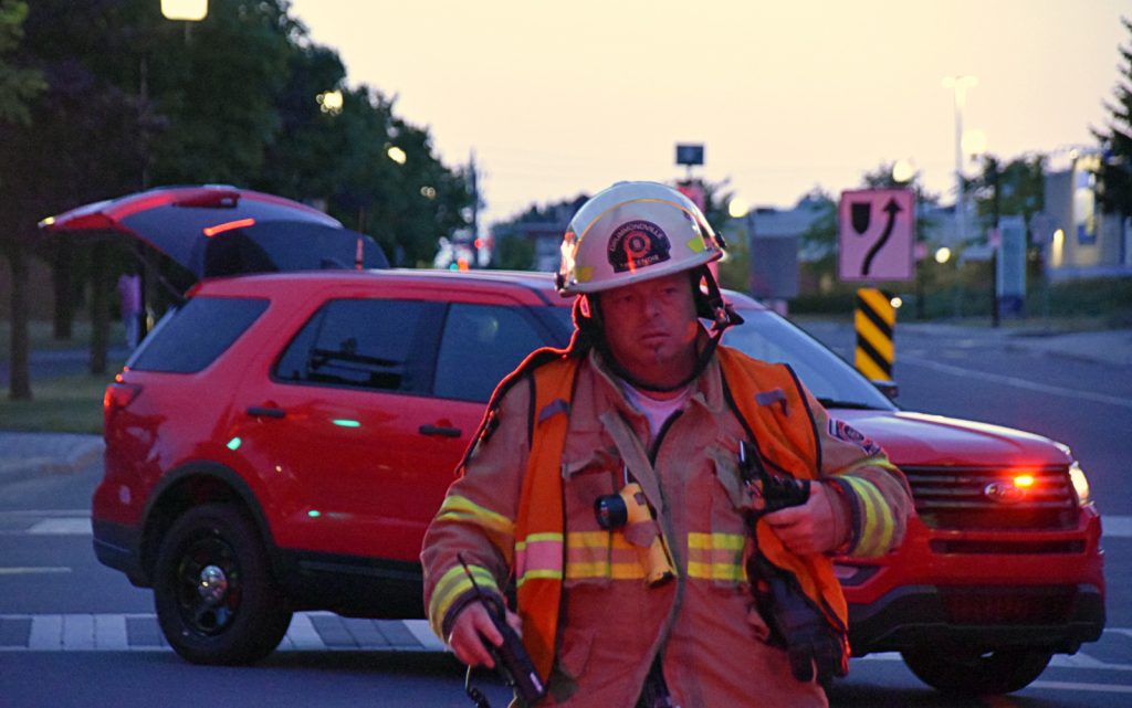 Incendie dans un immeuble locatif et commercial du centre-ville @ Crédit photo Eric Beaupré Vingt55 Tous droits réservés (9)