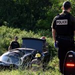 La conductrice a perdu la maîtrise de sa voiture sport avant d'effectuer plusieurs tonneaux @ Crédit photo Éric Beaupré Vingt55. Tous droits réservés (16)