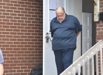 Fraude visant des organismes communautaires : Sylvain Houle demeure détenu et fait maintenant face à huit chefs d’accusation