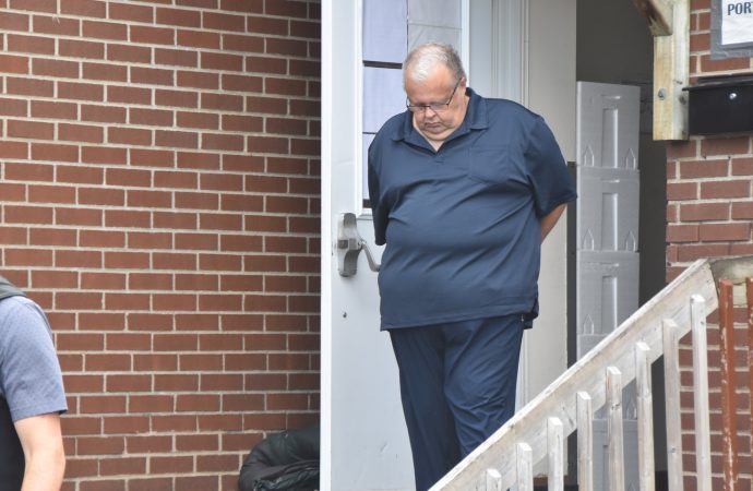 Fraude visant des organismes communautaires : Sylvain Houle demeure détenu et fait maintenant face à huit chefs d’accusation