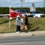 Mylène Hébert, quelques minutes après son interpellation et son arrestation par les policiers de la Sûreté du Québec @ Photo Eric Beaupré Vingt55 Tous droits réservés
