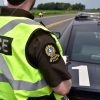 Accident mortel sur la route 122 : un véhicule prend feu après une sortie de route, la SQ enquête sur les circonstances de l’accident