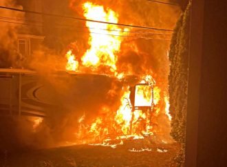 Incendie : Un imposant motorisé et un projet de vacances partent en fumée à Drummondville