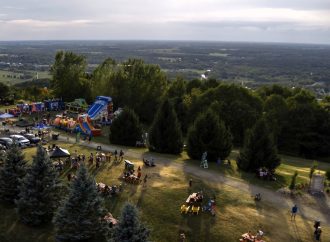 Mont en fête : Un spectacle de drones illuminera le ciel au Centre-du-Québec